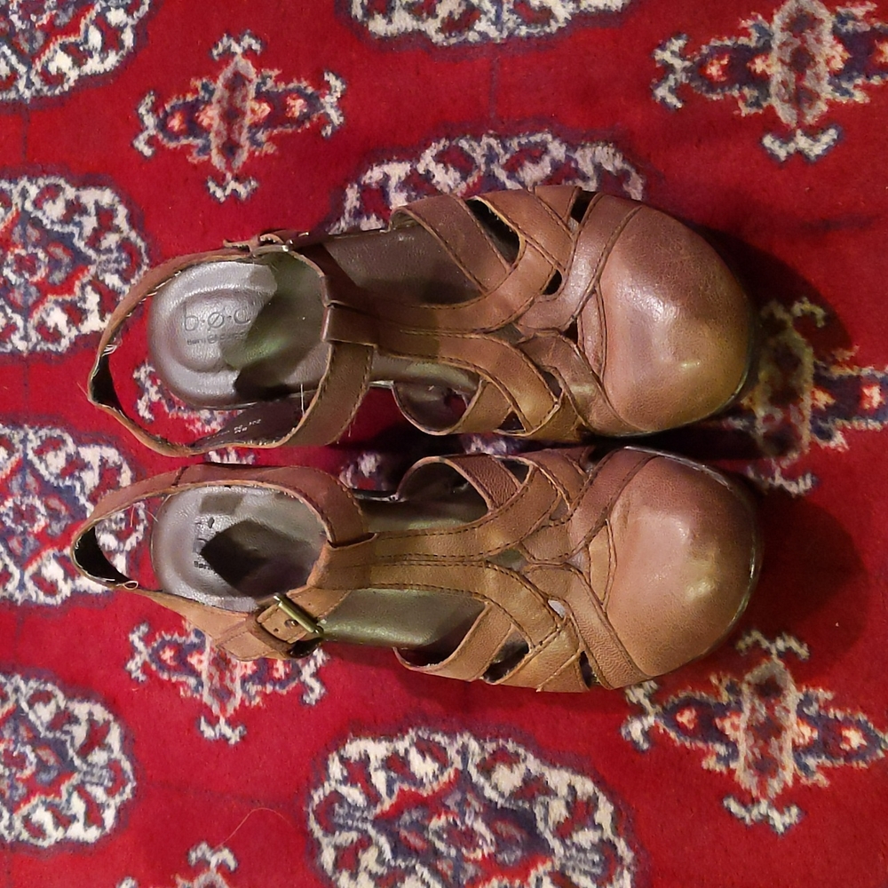BOC leather shoes